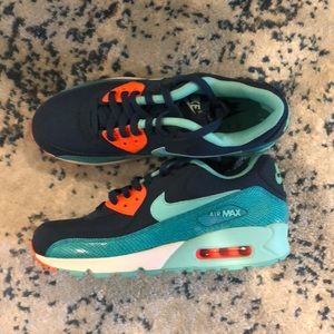 NWOT Nike Air Max Tennis Shoes